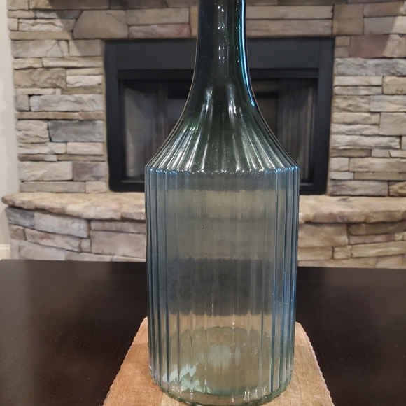 Gorgeous Green Glass Vase-NWT - Picture 2 of 6